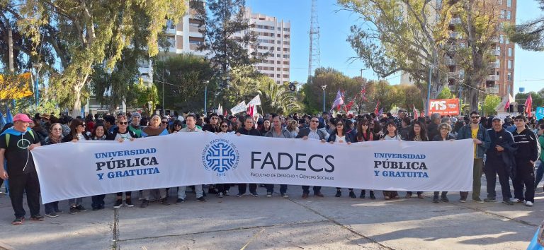 LA COMUNIDAD SE MANIFESTO FRENTE AL AHOGO PRESUPUESTARIO DEL SISTEMA UNIVERSITARIO CIENTÍFICO ARGENTINO