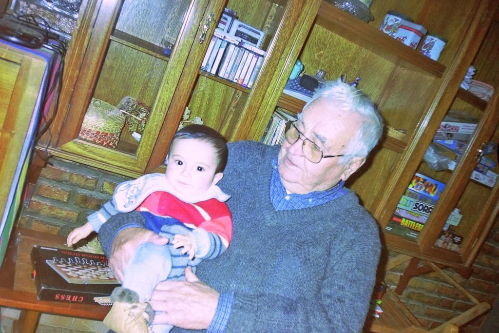 Lautaro Acuña y su abuelo Hugo Heier