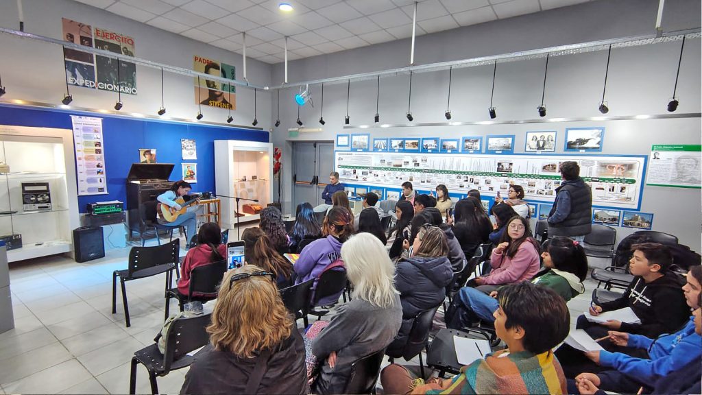 SE EXPONE LA "HISTORIA DEL REGISTRO SONORO" EN EL MUSEO LORENZO VINTTER DE ROCA
