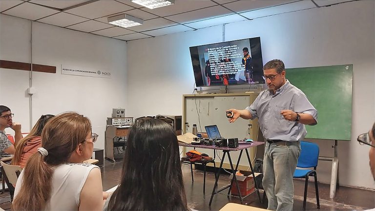 ESTUDIANTES DEL CEM 86 VISITARON EL MUSEO DE LA COMUNICACIÓN