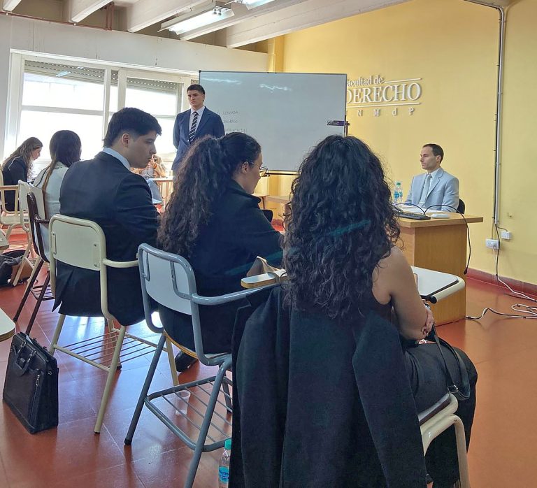 Avances y resultados de las fases iniciales LA FADECS-UNCO ENTRE LAS OCHO MEJORES EN EL XV CONCURSO NACIONAL UNIVERSITARIO DE LITIGACIÓN PENAL