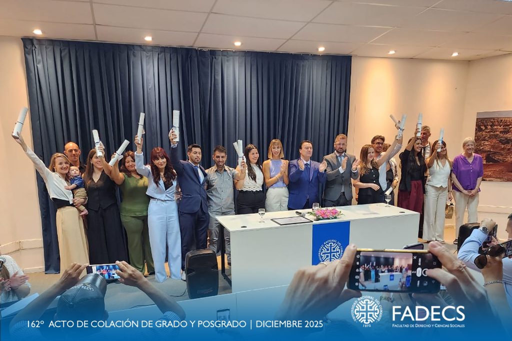 ENTREGARON 11 TÍTULOS DE GRADO Y 6 DE POSGRADO EN LA 162º COLACIÓN DE FADECS-UNCO