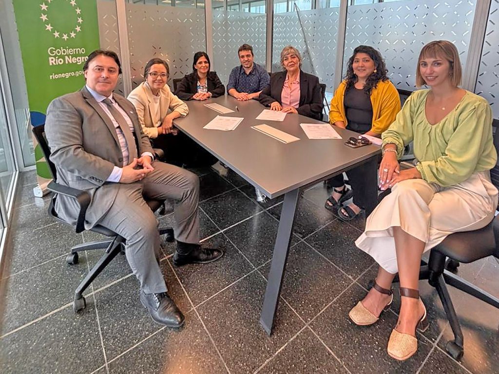 ACTA ACUERDO DE COLABORACIÓN ENTRE FADECS-UNCO Y SECRETARÍA DE ENERGÍA PARA PASANTÍAS