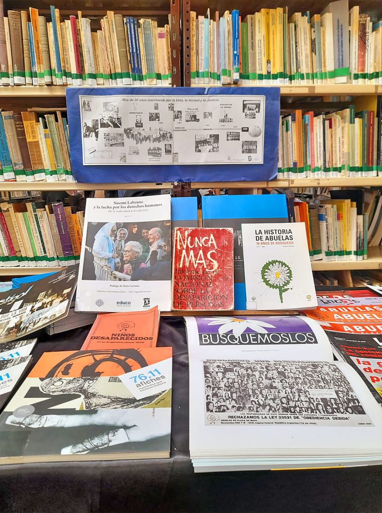 LA FADECS RENUEVA LA MUESTRA BIBLIOGRÁFICA DE LIBROS PROHIBIDOS