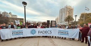 FADECS-UNCO: MULTITUDINARIO RESPALDO A LA UNIVERSIDAD PÚBLICA ANTE EL DESFINANCIAMIENTO NACIONAL