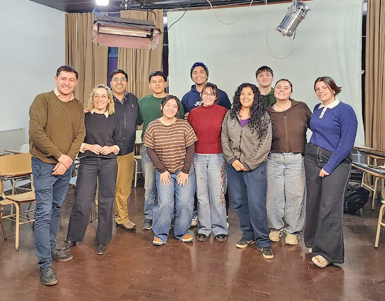 ESTUDIANTES DE COMUNICACIÓN SOCIAL CON MENCIÓN EN LOCUCIÓN DE LA FADECS-UNCO participaron de una Masterclass con destacados periodistas regionales