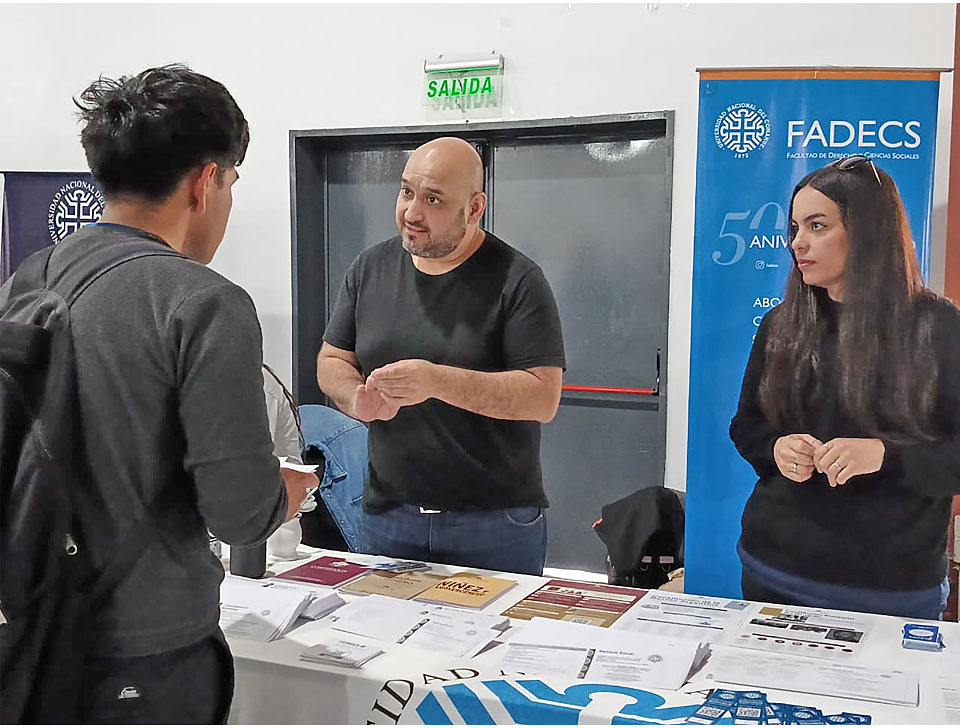 LA FADECS-UNCO PRESENTÓ SU OFERTA ACADÉMICA EN LA EXPO VOCACIONAL