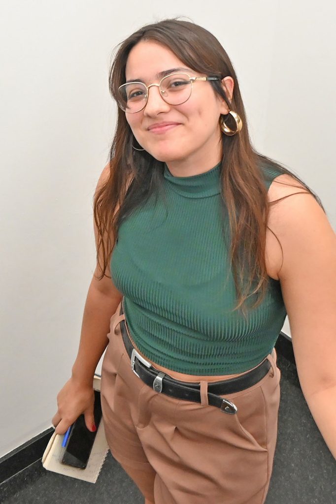 ESTUDIANTE DE LA FADECS SUMA EXPERIENCIA Y SE CONSOLIDA EN EL PERIODISMO